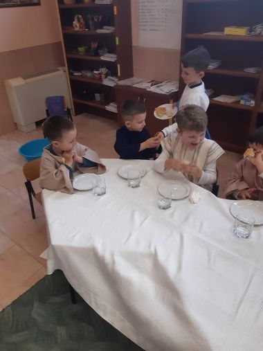 Otvori galeriju veliki-cetvrtak-vrtic-sveta-mala-terezija_29.jpg