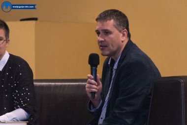Otvori galeriju korimeni-susret-u-zupi-i-tribina_01.jpg