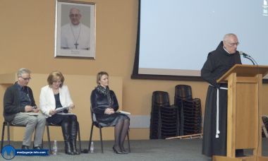 Otvori galeriju knjiga-huberta-thelera-zivo-kamenje-u-medugorju_3.jpg