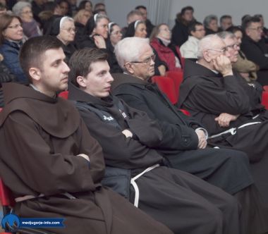 Otvori galeriju knjiga-huberta-thelera-zivo-kamenje-u-medugorju_6.jpg