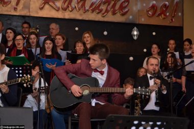 Otvori galeriju bozicni-koncert_03.JPG