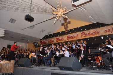 Otvori galeriju bozicni-koncert_05.JPG