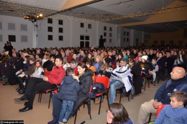 Otvori galeriju bozicni-koncert_15.JPG