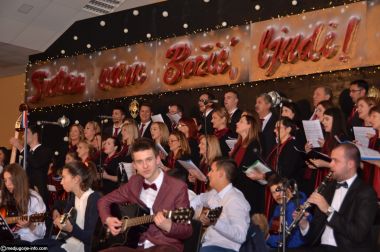 Otvori galeriju bozicni-koncert_20.JPG