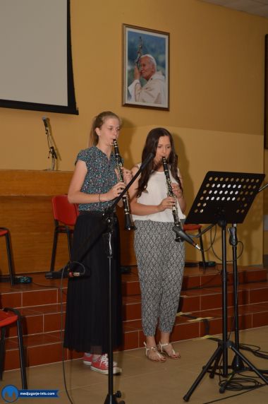 Otvori galeriju Glazbeni-koncert-djece-i-mladih-iz-zupe-Medugorje_02.JPG
