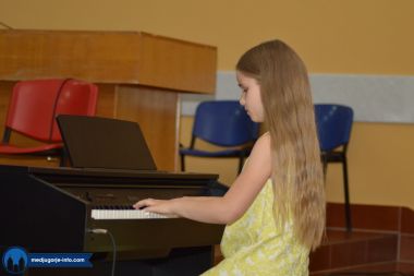 Otvori galeriju Glazbeni-koncert-djece-i-mladih-iz-zupe-Medugorje_06.JPG