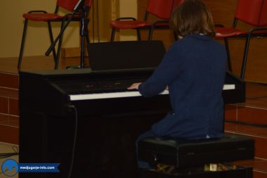 Otvori galeriju Glazbeni-koncert-djece-i-mladih-iz-zupe-Medugorje_10.JPG