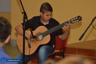 Otvori galeriju Glazbeni-koncert-djece-i-mladih-iz-zupe-Medugorje_12.JPG