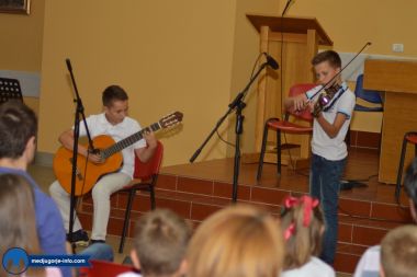 Otvori galeriju Glazbeni-koncert-djece-i-mladih-iz-zupe-Medugorje_14.JPG