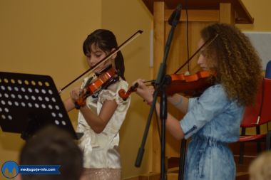 Otvori galeriju Glazbeni-koncert-djece-i-mladih-iz-zupe-Medugorje_22.JPG