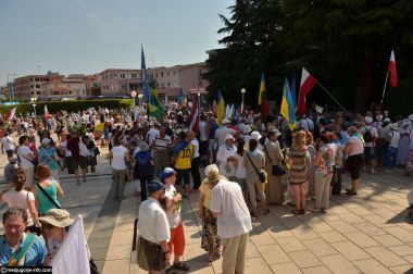 Otvori galeriju hodnja-mira-humac-medugorje_12.JPG