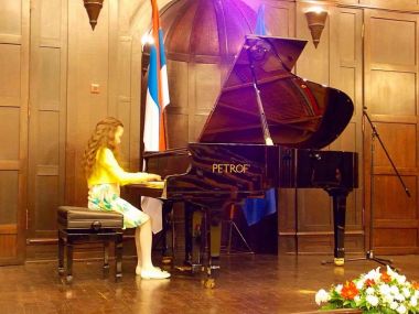 Otvori galeriju Polaznici-sekcije-klavira_3.jpg
