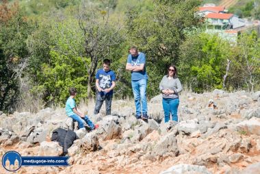 Otvori galeriju brdo-ukazanja-medjugorje-live_04.jpg