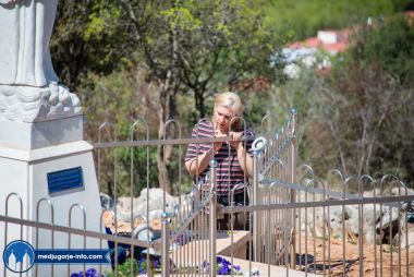 Otvori galeriju brdo-ukazanja-medjugorje-live_05.jpg