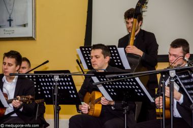 Otvori galeriju koncert-komornog-tamburaskog-ansambla-uaos-a_1.jpg