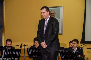 Otvori galeriju koncert-komornog-tamburaskog-ansambla-uaos-a_4.jpg