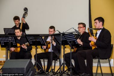 Otvori galeriju koncert-komornog-tamburaskog-ansambla-uaos-a_5.jpg