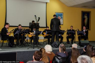 Otvori galeriju koncert-komornog-tamburaskog-ansambla-uaos-a_7.jpg