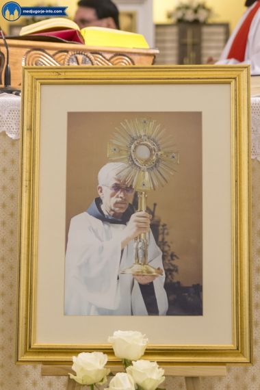 Otvori galeriju 17-godisnjica-smrti-fra-slavka-barbarica_19.jpg