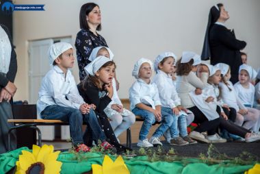Otvori galeriju dani-kruha-vrtic-sveta-mala-terezija_06.jpg