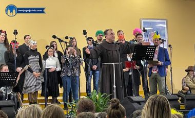 Otvori galeriju medugorje-koncert-maskare-2022-1.jpg