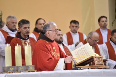 Otvori galeriju 15-obljetnica-smrti-fra-slavka-barbarica_3.JPG