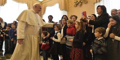 Papa mladima: Isus se želi roditi u vašem srcu