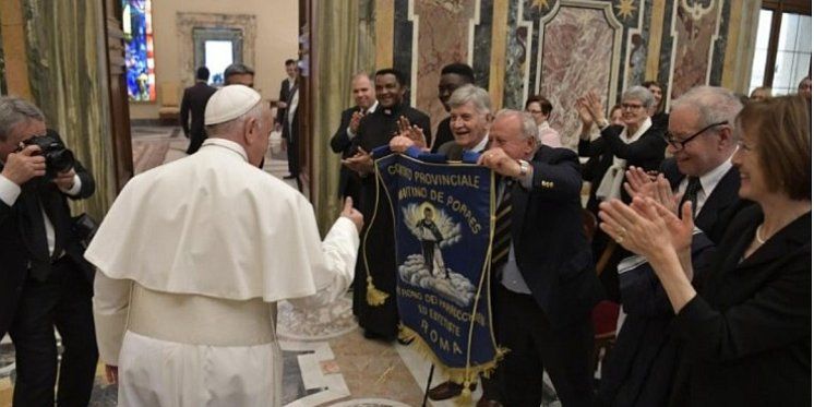 Papa Franjo poručio frizerima neka u kršćanskom stilu doprinose općem dobru