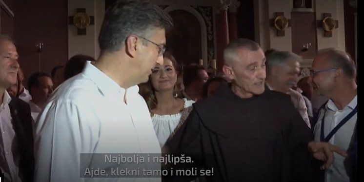 (VIDEO) Fratar &#039;naredio&#039; premijeru: &quot;Ajde, klekni tamo i moli se&quot;