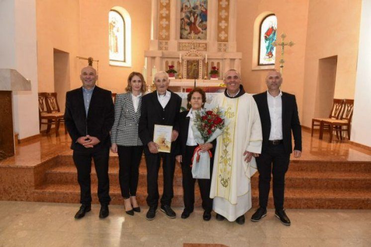 Proslavili 50. godina braka. Svetu misu predslavio je njihov sin