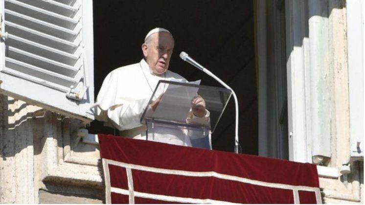 Papa u Angelusu: Pozivam sve da im 2. ožujka, Čista srijeda, bude Dan posta za mir