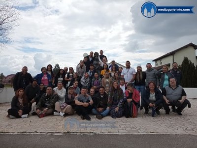 HODOČASNICI IZ COLUMBIE: Večernji molitveni program u crkvi nas mijenja