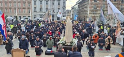 Protestanti stali uz molitelje s Trga: Pozivamo sve odgovorne da zaštite one koji na miran način, svake prve subote mole krunicu