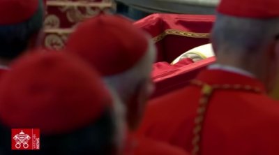 U Saboru minuta šutnje za preminulog papu, Jandroković: Papa Franjo djelatno je živio nadu