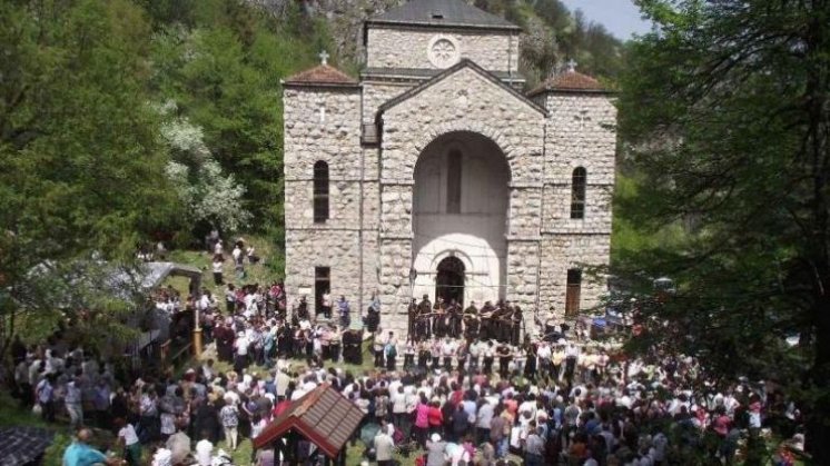 Hodočašće Vrhbosanske nadbiskupije Gospi Olovskoj