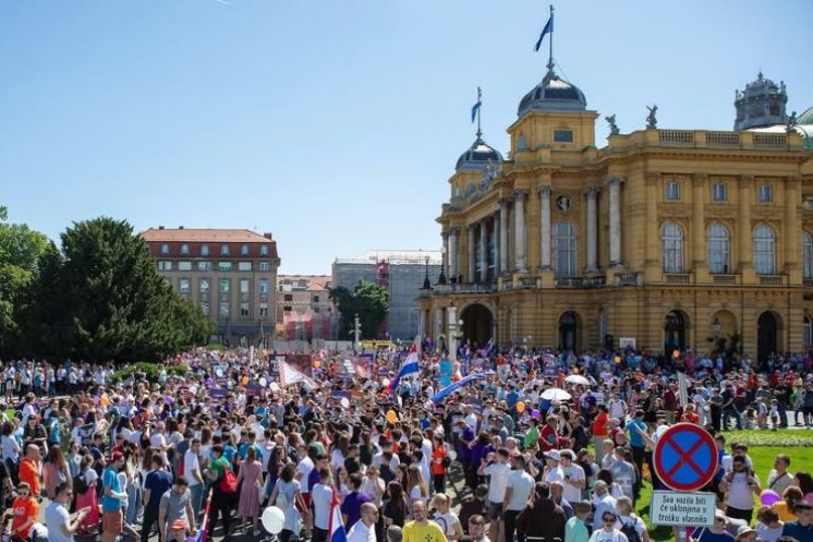 Održan deseti Hod za život u Zagrebu: Izaberi život i majku i dijete