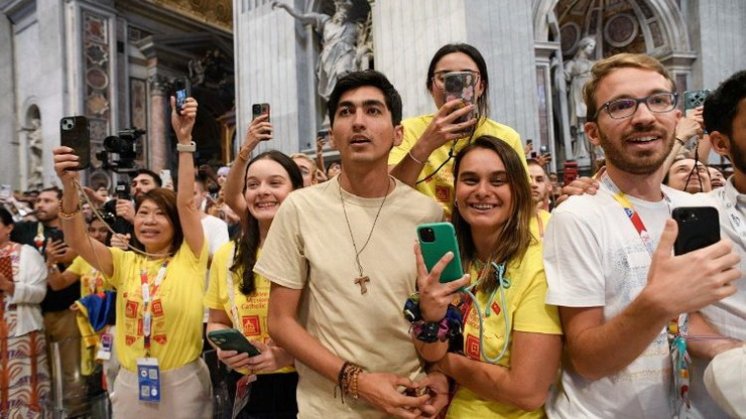 Papa influencerima: Budite posrednici zajedništva u svijetu razorenom ratovima