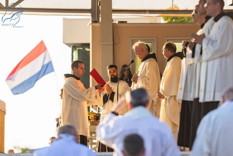 FRA JOZO GRBEŠ MLADIMA: Ne bojte se biti suprotni ovome svijetu!