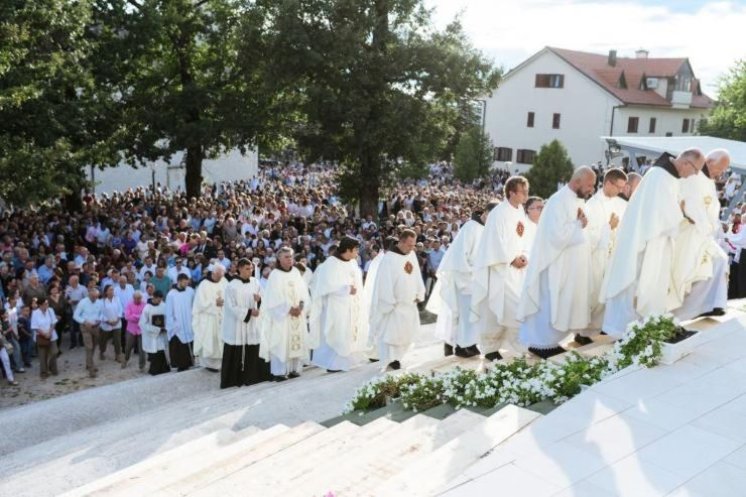 Posušje: Biskup Palić posvetio novu župnu crkvu Uznesenja Blažene Djevice Marije