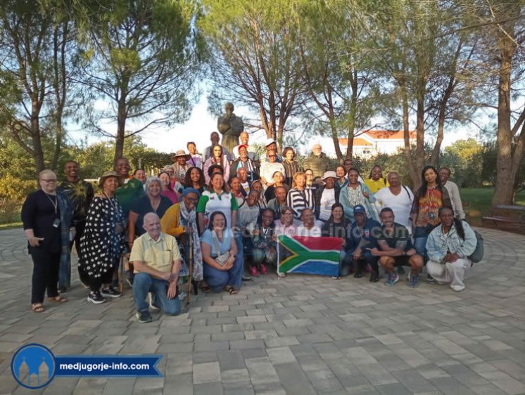 BISKUP I HODOČASNICI IZ JUŽNE AFRIKE U MEĐUGORJU