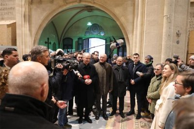 Nadbiskup Kutleša najavio polnoćku u zagrebačkoj katedrali