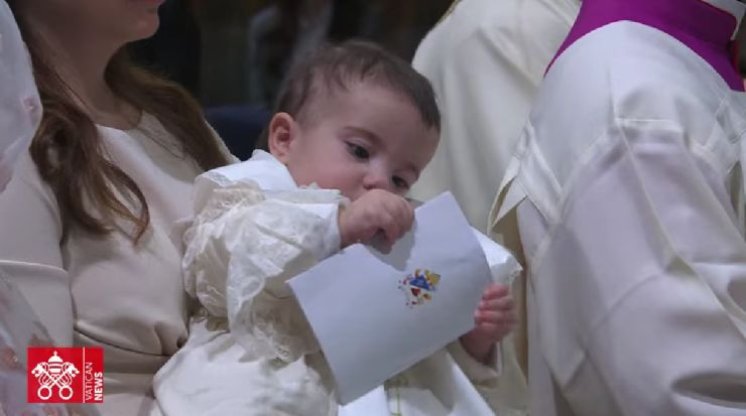 Papa Lav XIV. krstio 20 djece: Vjera, bitno dobro za život