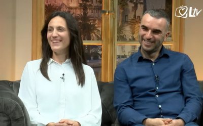 VIDEO Svjedočanstvo bračnog para Vidić iz Čitluka: Susret s Bogom su doživjeli na klanjanju, vezu gradili u Međugorju, a zaručili se na Brdu Ukazanja