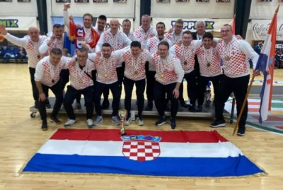 Počinje Europsko prvenstvo katoličkih svećenika u malom nogometu : 'Nadamo se da ćemo i mi donijeti medalju u Hrvatsku'