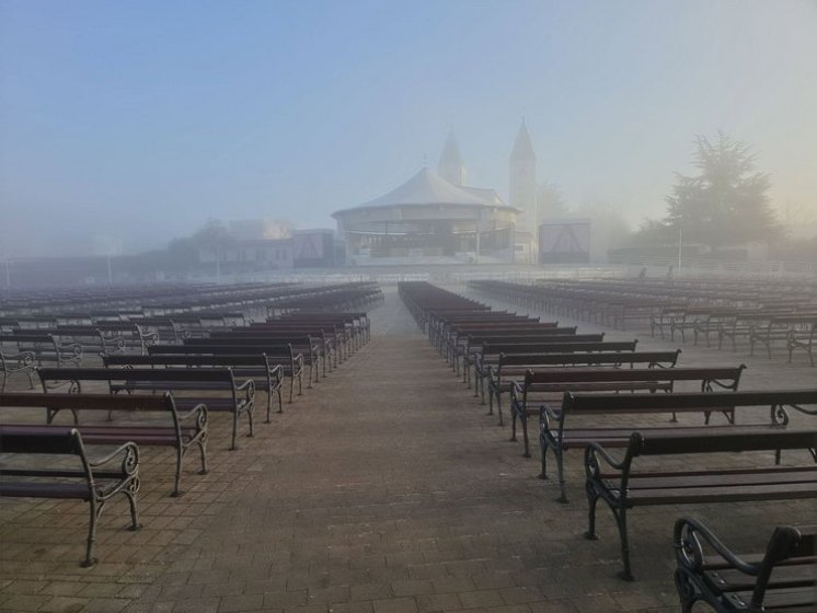 GOSPA NAS POZIVA NA KORIZMENO BUĐENJE