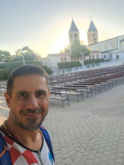 Triatlonac iz Tomislavgrada nakon teške dijagnoze pješice prešao 90 kilometara do Međugorja: &ldquo;Gospa me nosila cijelim putem&rdquo;