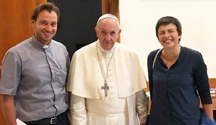 chiara-amirante-papa-franjo.jpg