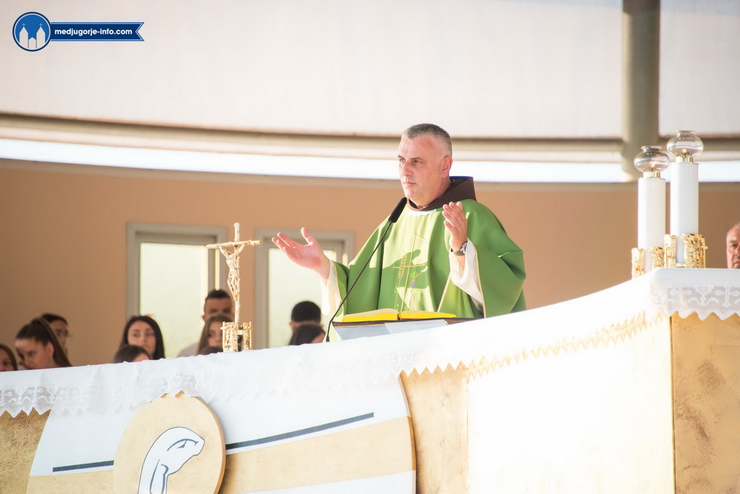 fra-ljubo-kurtovic-sveta-misa-medugorje_1.jpg